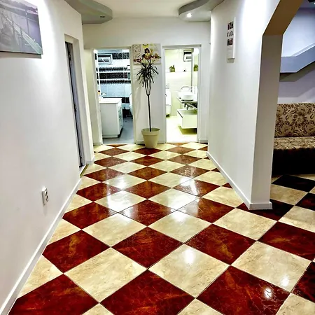 Casa Maya Douăzeci şi Trei August