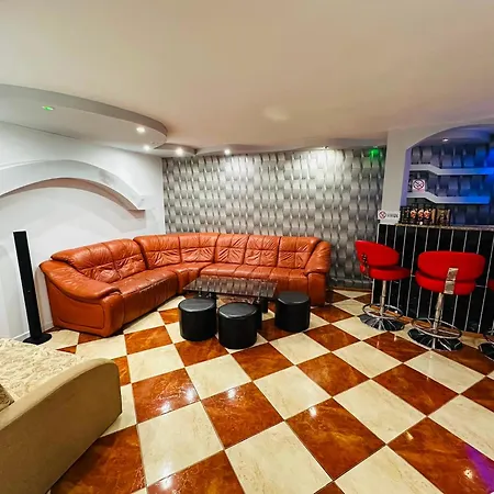 Casa Maya Douăzeci şi Trei August