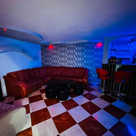 Casa Maya Douăzeci şi Trei August