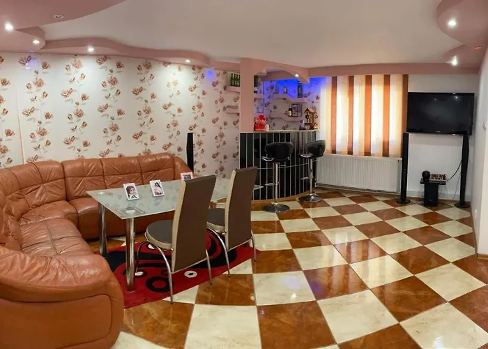 Casa Maya * Douăzeci şi Trei August