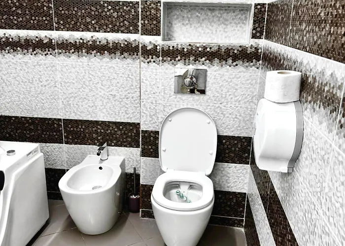 בית נופש Casa Maya Douăzeci şi Trei August